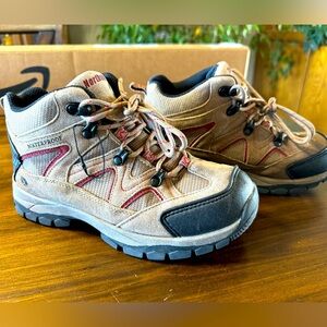 Youth Size 5 Northside Waterproof Hiking Boots